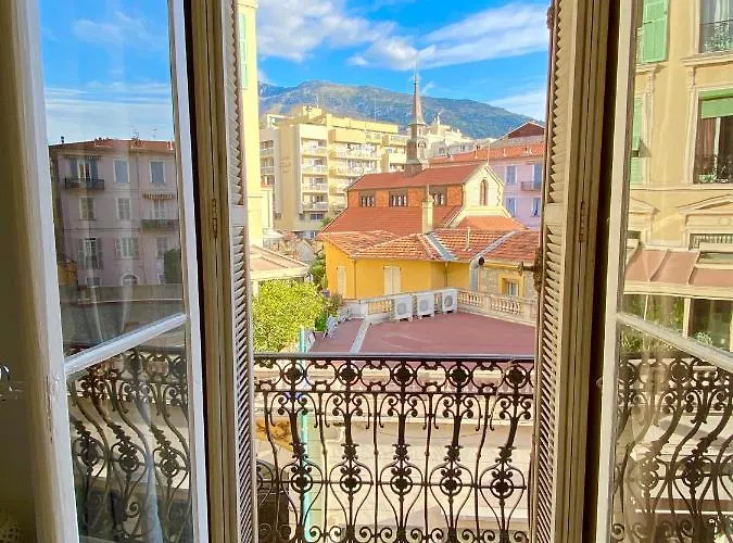 Le St Roch 2 * Menton